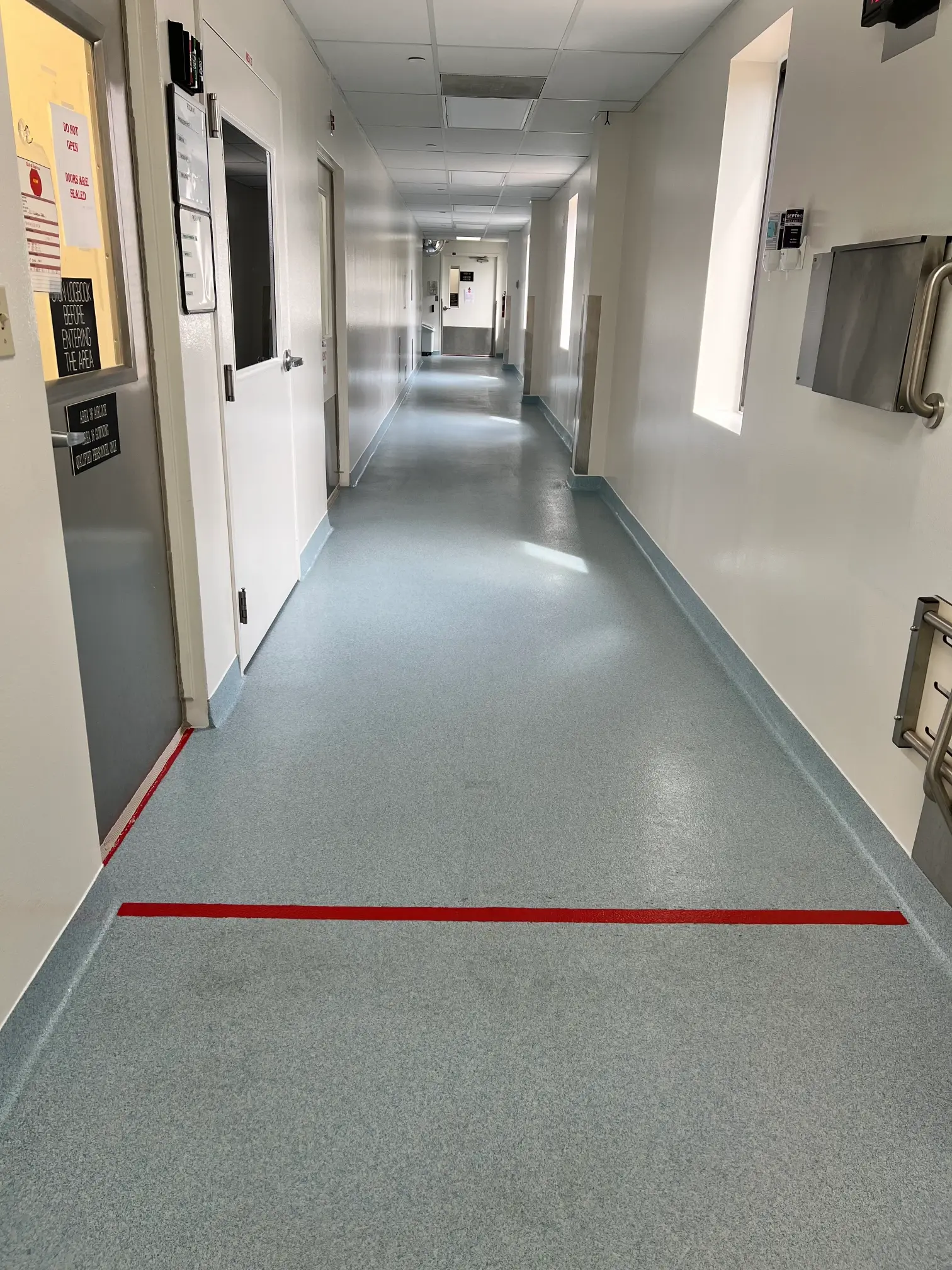 Seamless floor in an Alkermes pharmaceutical facility